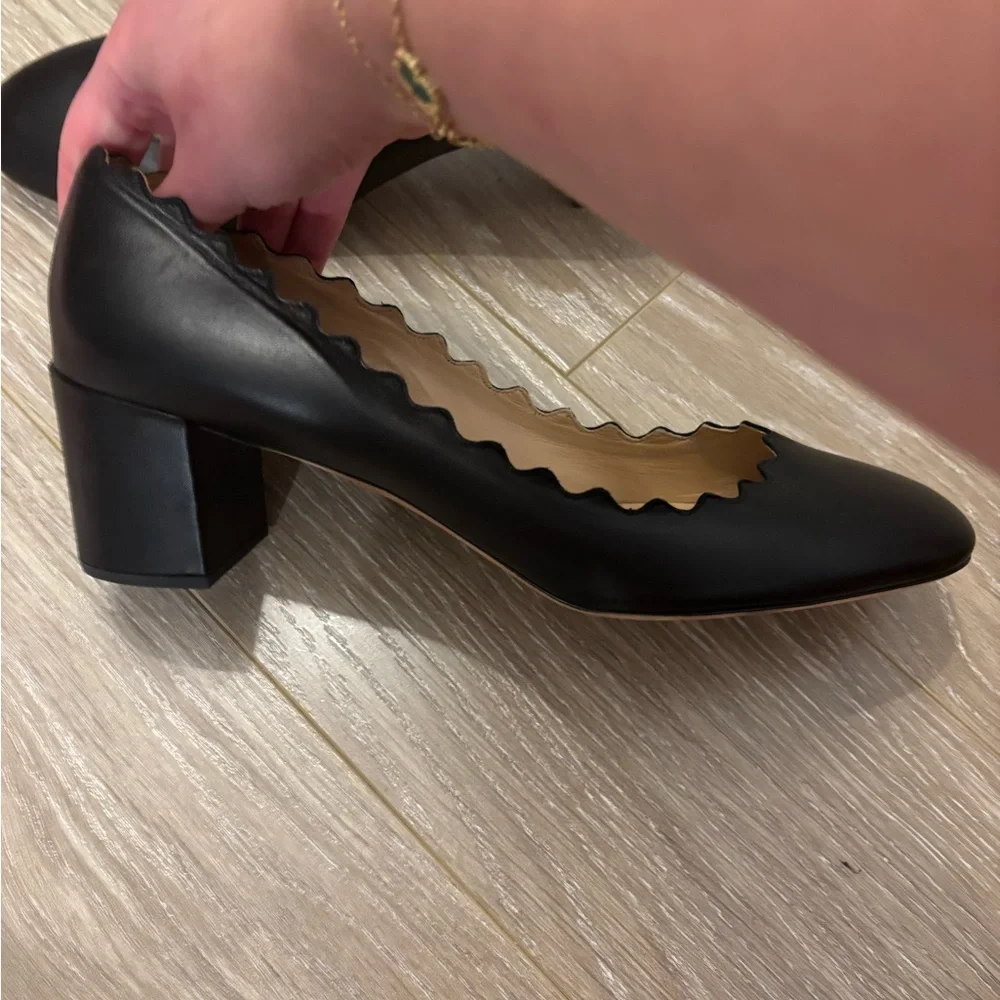 Chloe Scalloped Women's heels - Picture 8 of 9